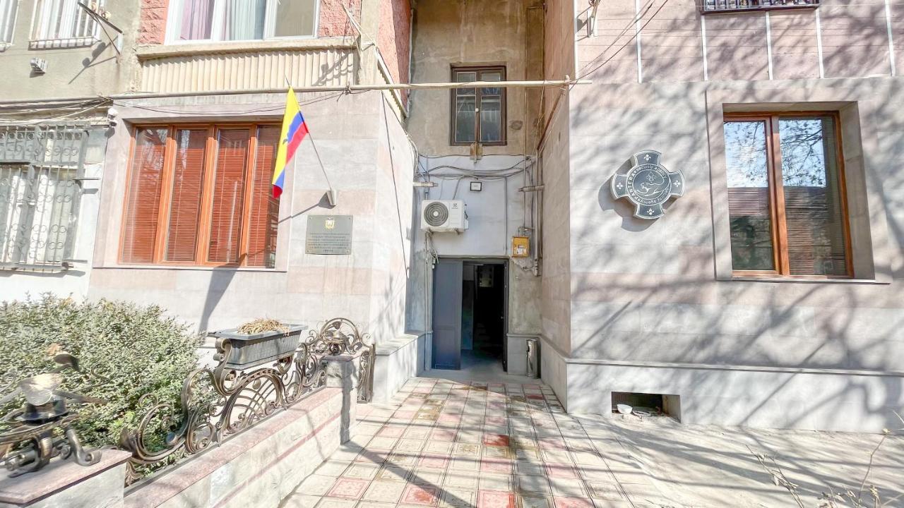 Комфортная И Спокойная Квартира Jerevan Eksteriør bilde